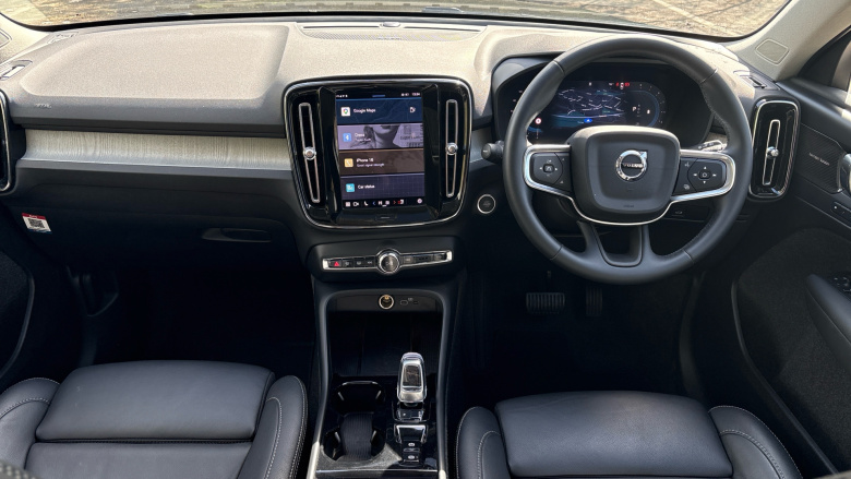 Volvo XC40 2.0 B4P Ultra Dark 5dr Auto Petrol Estate